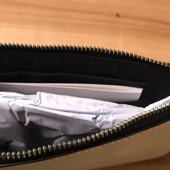 Coach x Pepsi Collab Retro Vintage Glittering Pepsi Cola Zipper Wristlet Pouch - Picture 12 of 16